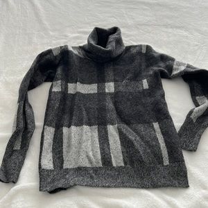Turtle neck sweater